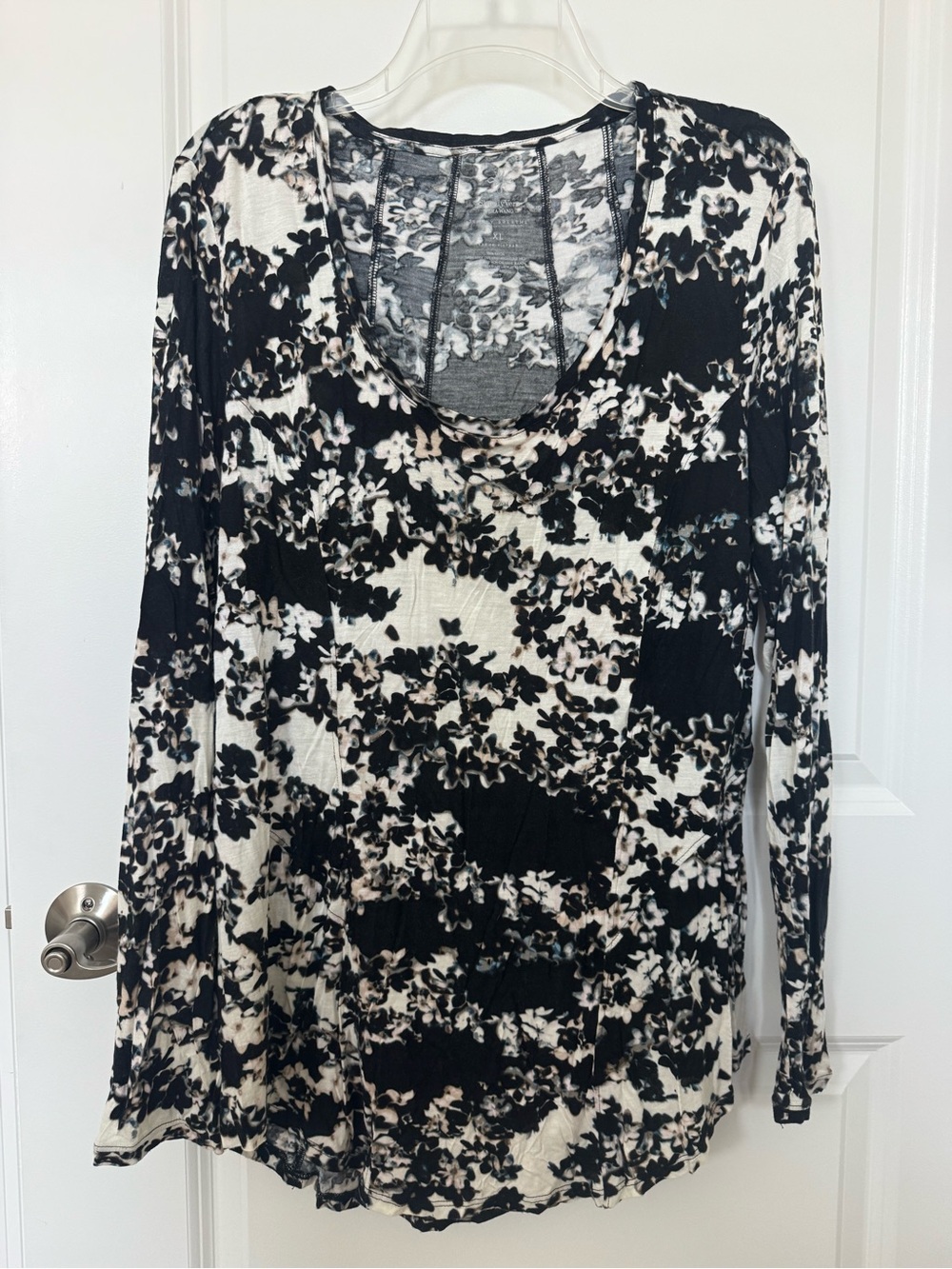 Simply Vera Vera Wang Black & Cream Floral Long Sleeve Scoop Dress